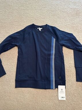 Women’s Athleta crewneck sweater